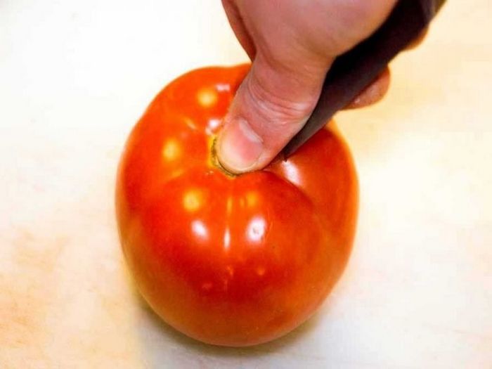 Как очистить помидор (шаг за шагом)