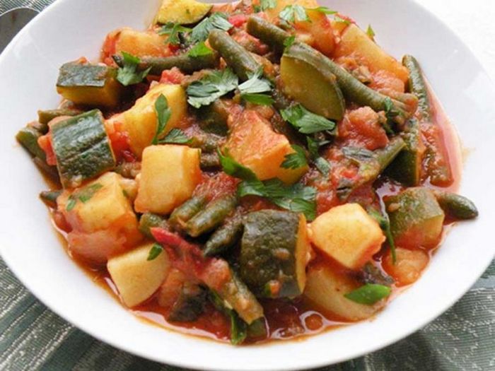 Готовьте с зеленой фасолью, картофелем и кабачками