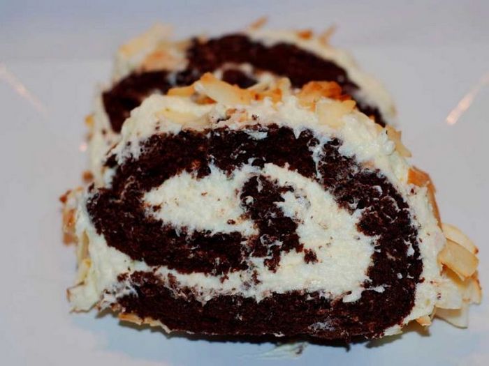 Кокосовый рулет