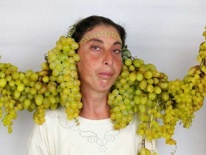 Лингвини с улитками, томатным соусом и базиликом