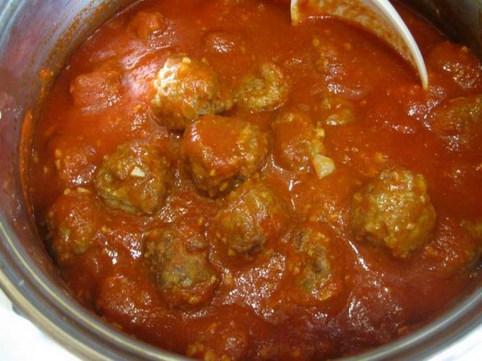 Тушеные котлеты