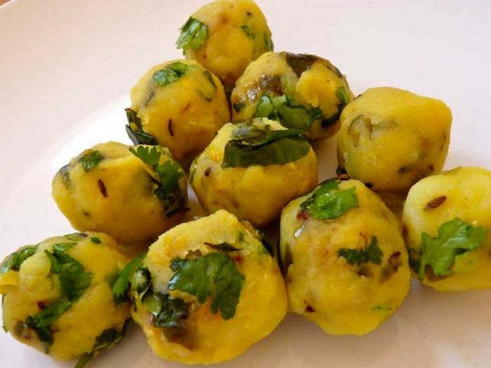 Вареные картофельные шарики