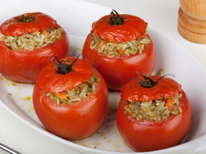 Помидоры, фаршированные рисом