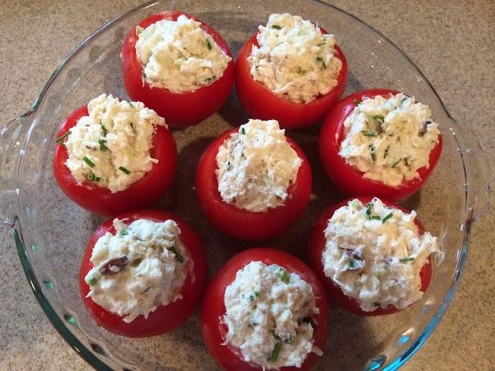 Помидоры, фаршированные крабами