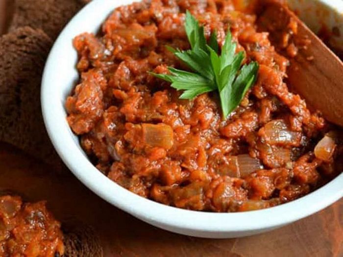 Лутеница с баклажанами, морковью и луком