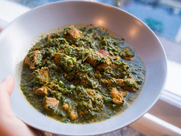 Фрикасе из баранины с салатом