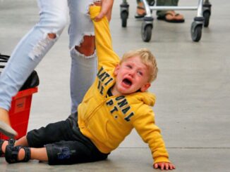 Как справляться с капризами детей: стратегии для эффективного родительства