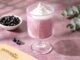 Коктейль с молоком и смородиной