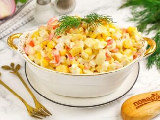 Салат из крабовых палочек и кукурузы