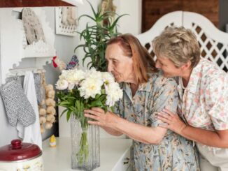 Цветы для бабушки: как выбрать букет, который согреет сердце