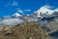 Альпинист-спасатель проанализировал видео с дрона, облетевшего пик Победы. Как он оценил шансы Наговициной на выживание?