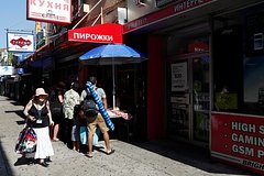 Блогерша описала жизнь в русском квартале в США фразой &laquo;будто попадаешь в "Бригаду"&raquo;