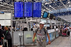 Десятки рейсов на российский курорт перенесли после атаки БПЛА