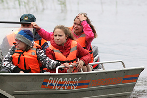 Двух российских школьниц сбил гидроцикл в бухте Японского моря