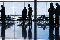 Группу туристов заблокировал пожар в лесу рядом с популярным городом Краснодарского края