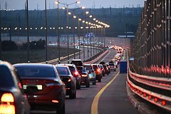 Крымский мост перекрыли