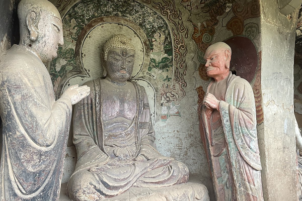 Летящая лошадь, храм-муравейник и лапша. Россияне массово едут в самый закрытый район Китая. Почему там нужно непременно побывать?