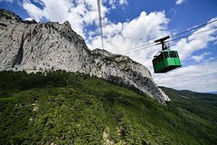 На Эльбрусе оборвалась канатная дорога. Люди разбились о камни На Эльбрусе оборвалась канатная дорога. Люди разбились о камни