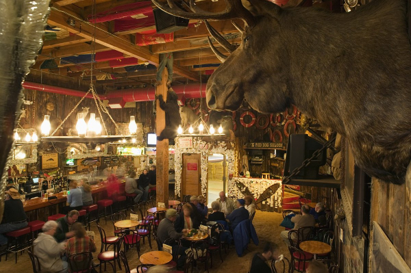 &laquo;Не для слабонервных&raquo;. Путин и Трамп летят на Аляску. Чем это место поражает?