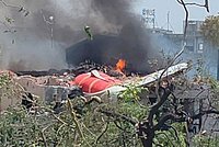 Пассажирский самолет при посадке выкатился за пределы взлетной полосы и помял двигатель