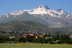 Пытавшиеся согреться во время похода в Турции супруги отравились газом и не выжили