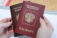 Раскрыта причина столпотворения россиян у иностранного посольства в Москве