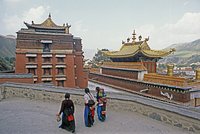 Россиянки привезли бижутерию из Китая и нарвались на штраф