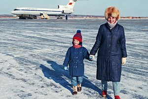 Самолет с пассажирами на борту резко упал на восемь тысяч метров во время полета