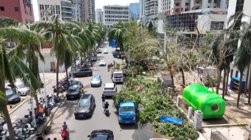 Тайфун &laquo;Кратон&raquo; обрушился на Тайвань: погибли 2 человека