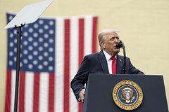 Трамп рассказал о жутком поступке нелегального мигранта в Далласе Трамп рассказал о жутком поступке нелегального мигранта в Далласе