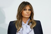Трамп введет плату за рабочие визы в размере 100 тысяч долларов в год Трамп введет плату за рабочие визы в размере 100 тысяч долларов в год